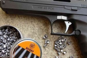 Pistolas de balines de metal