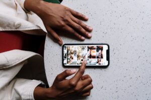 Como Restaurar Fotos con IA Online